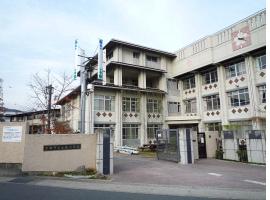 大枝小学校